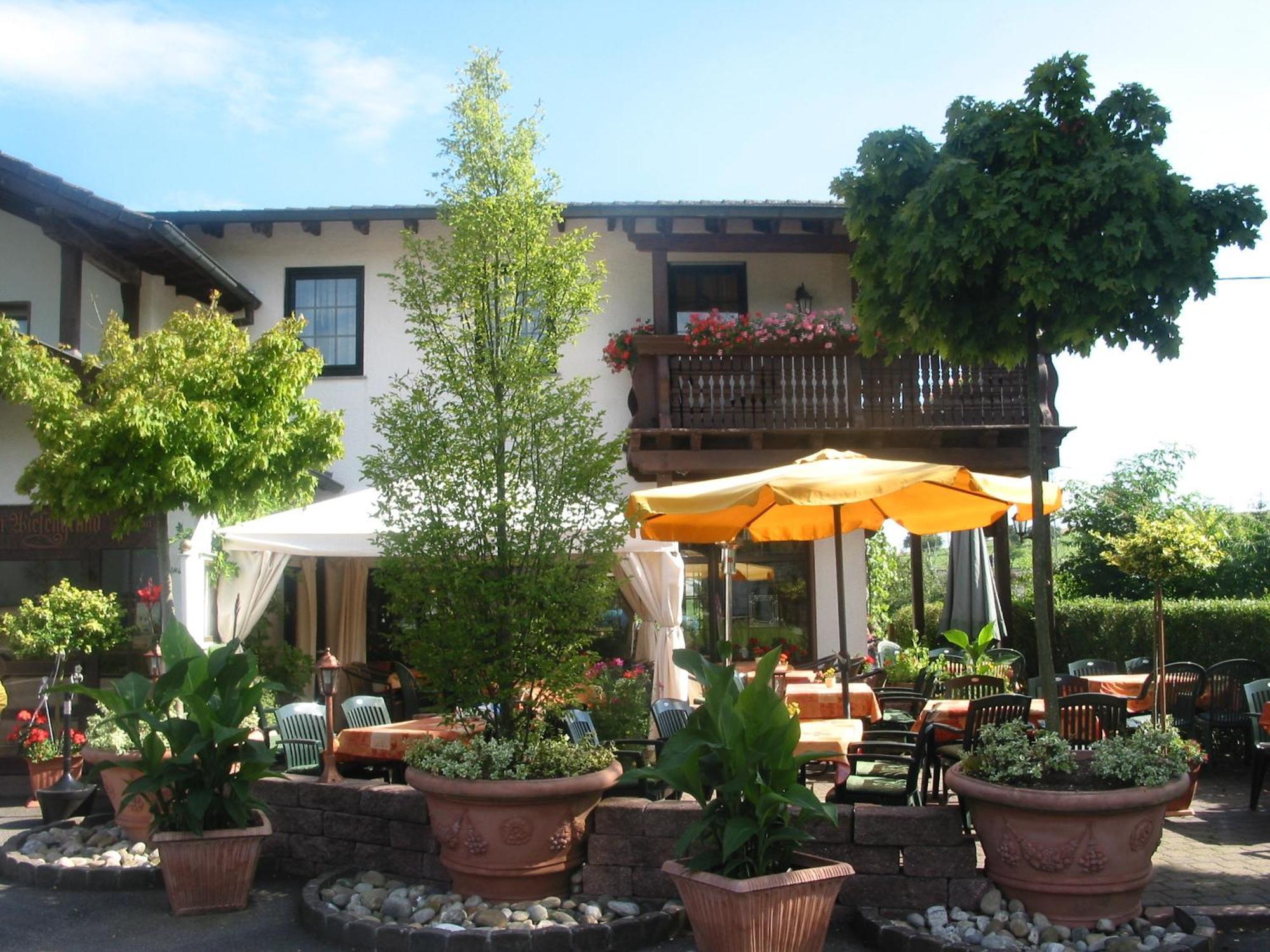 Restaurant Landgasthof Zum Wiesengrund Newel Exteriér fotografie