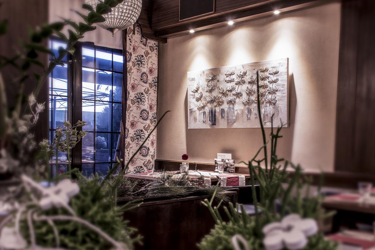 Restaurant Landgasthof Zum Wiesengrund Newel Exteriér fotografie
